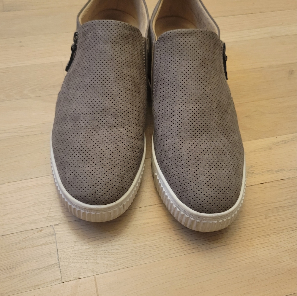 Women's Naturalizer Gray Slip-On Shoes